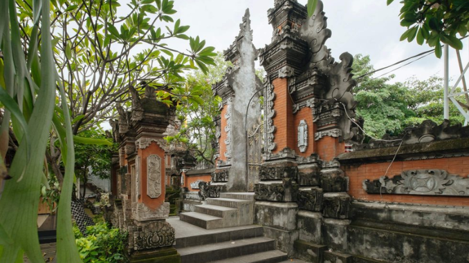 Berikut ini merupakan Pesona Sejarah Pura Aditya Jaya